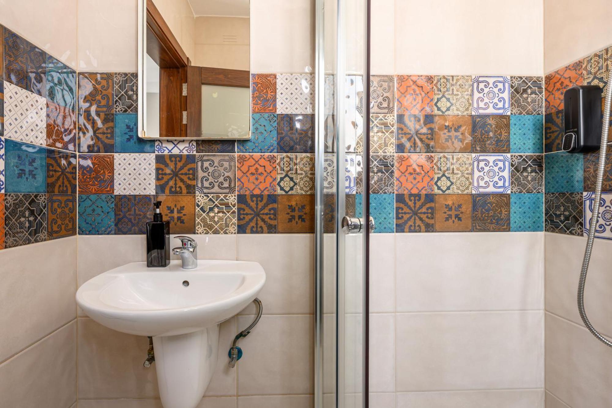 F11 Room 1, Private Double Room With Private Bathroom In Shared Flat Msida Esterno foto