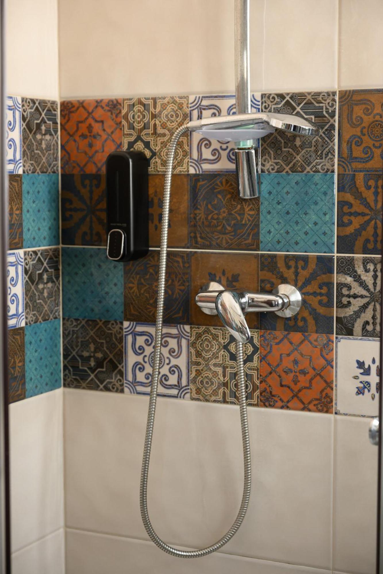 F11 Room 1, Private Double Room With Private Bathroom In Shared Flat Msida Esterno foto